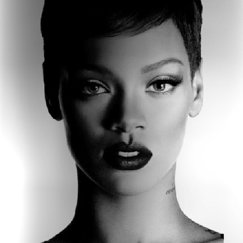 {About Face} RIHANNA - OTHERSIDEoftheFAME ★★★★★ (blog archives)